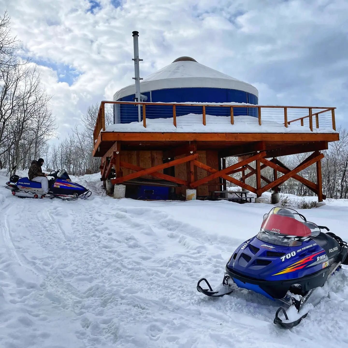 Winter came a bit earlier this year, and we're loving it! ❄️
Winter dates are filling quick, so act soon if you want to enjoy some winter yurting!

#montecristoyurt #winteryurting #hurtinforsomeyurtin #winterwonderland #snowmobile #utahmoms #winterph