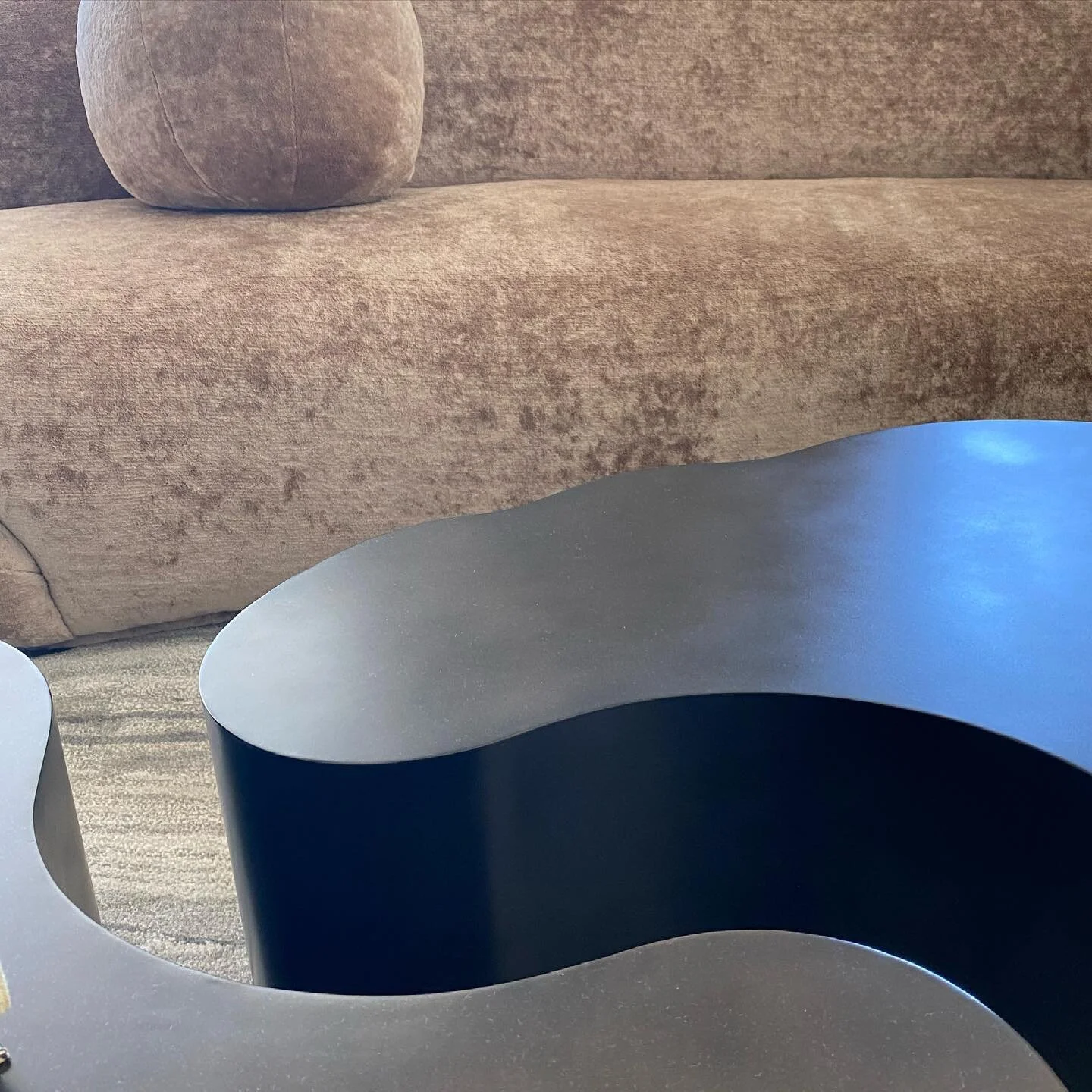 Sneak Peak: An exploration in texture and shape. #serenity #interiordesign #interiordesigner #losangeles  #la #losangelesinteriors #losangelesdesign #losangelesinteriordesign #losangelesinteriordesigner #homes #luxuryhomes #belaircalifornia #belair #