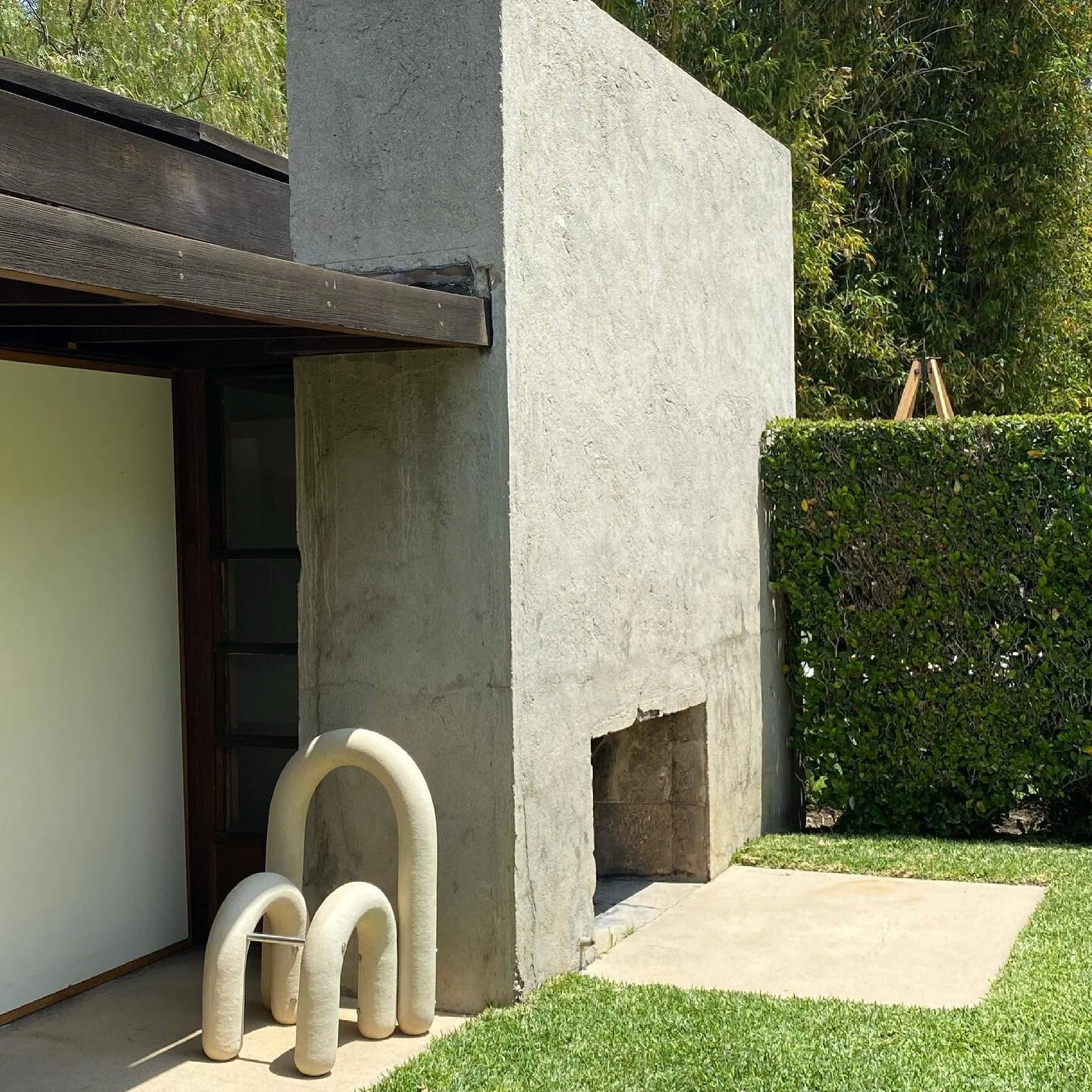 Inspired art and architecture visit to @makcenter #rudolphmschindler  #interiordesign #interiordesigner #losangeles  #la #losangelesinteriors #losangelesdesign #architecture #art #losangelesarchitecture #losangelesinteriordesign #losangelesinteriorde
