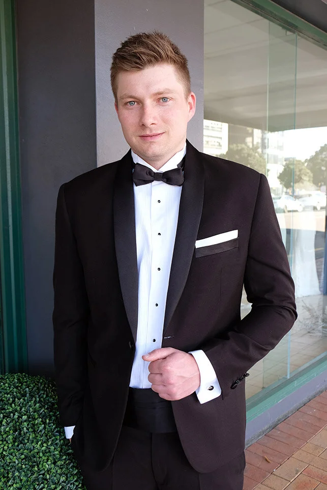 Jordan shawl collar dinner suit closeup.jpg