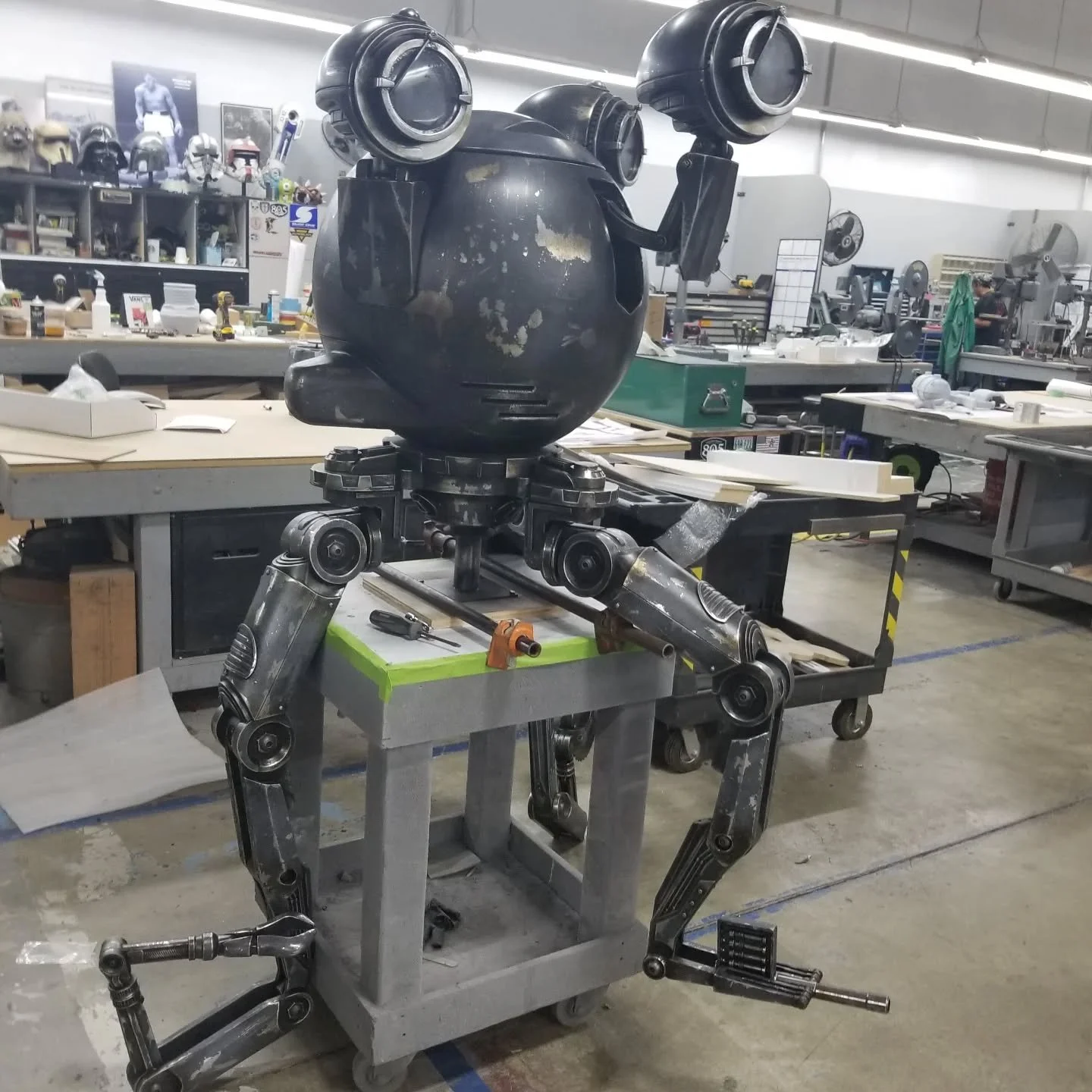 Looks like season 2 just wrapped on Fallout, this one was a bit of a mess I got to do the eyes and eye stalks on Mr Handy for season 1 hopefully we get to see him again. @tonystockert did the arms and thruster if I remember correctly 

#falloutamazon