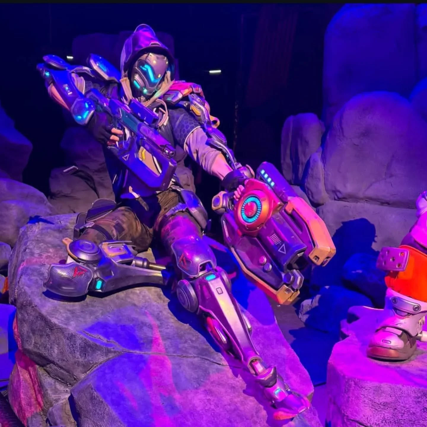 I got to work on the cool "Sliding Guy" statue for a little bit with the talented folks over at @thingergy_inc I worked on his big gun and robot arm but didn't't realize it was for @borderlands so that was a nice surprise! I actually ended 