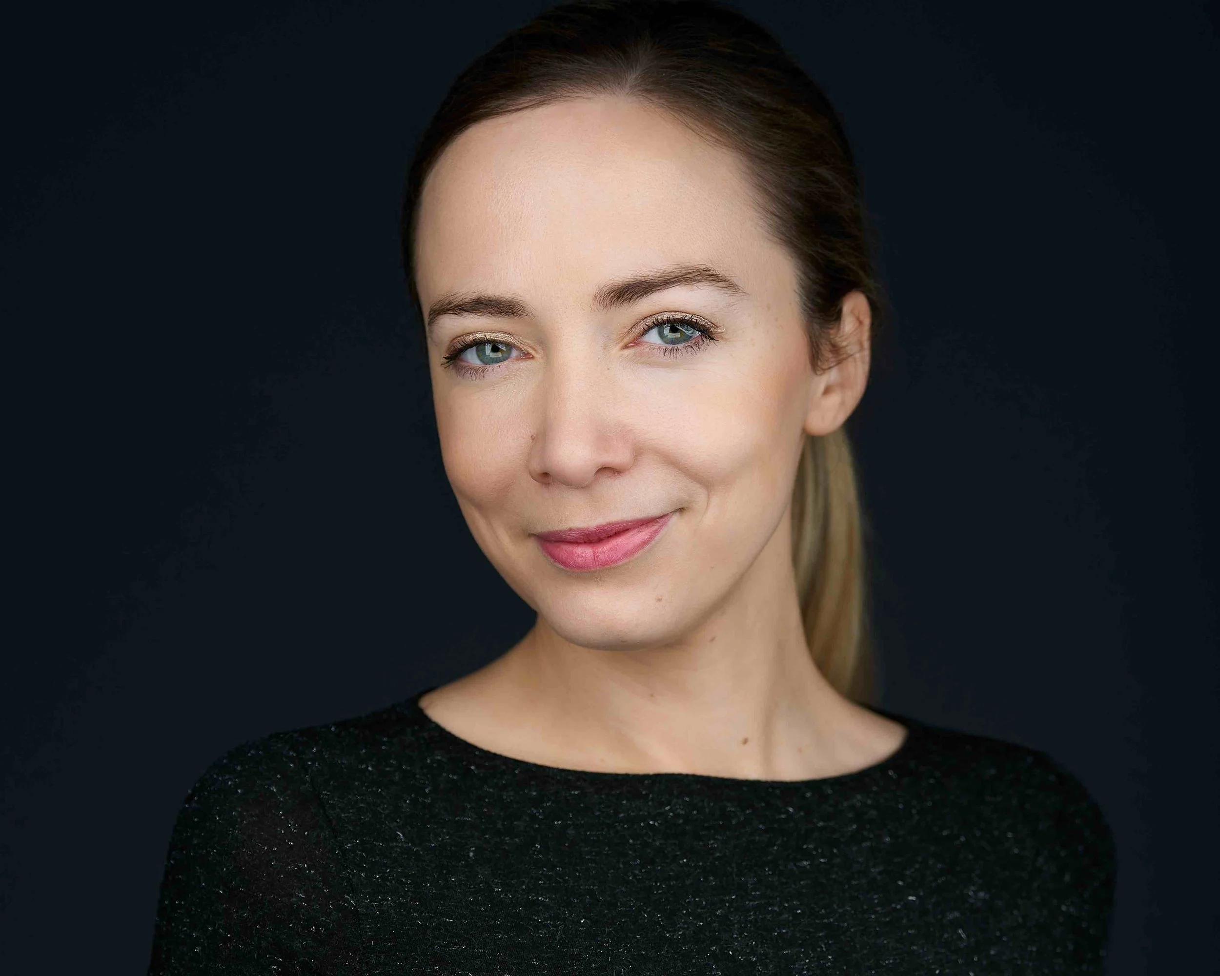 bedrijfsfotografie-antwerpen-headshots-linkedin-professioneel00026.jpeg (Copy) (Copy)