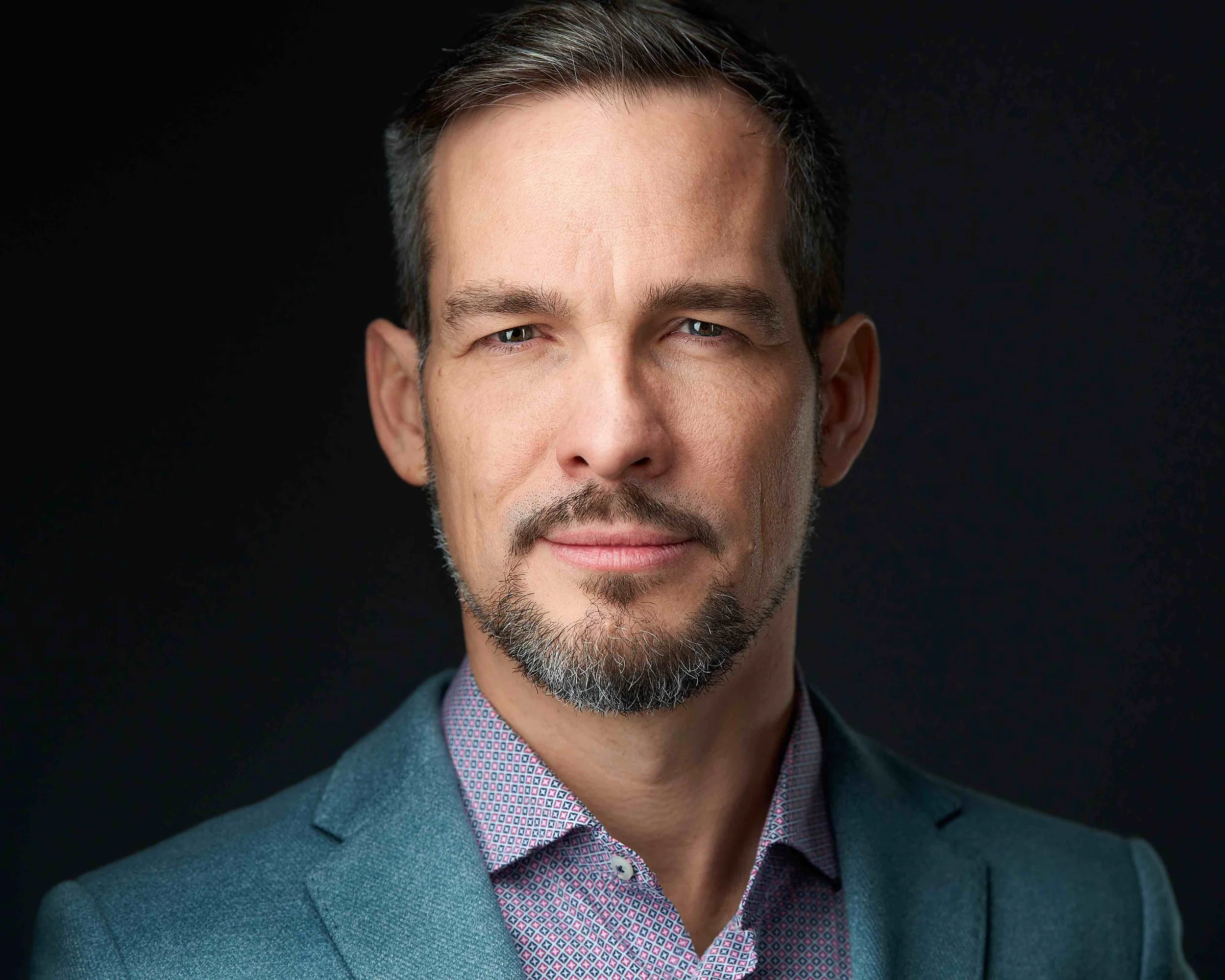 corporate-photographer-brussels-headshots-linkedin-professioneel00003.jpeg