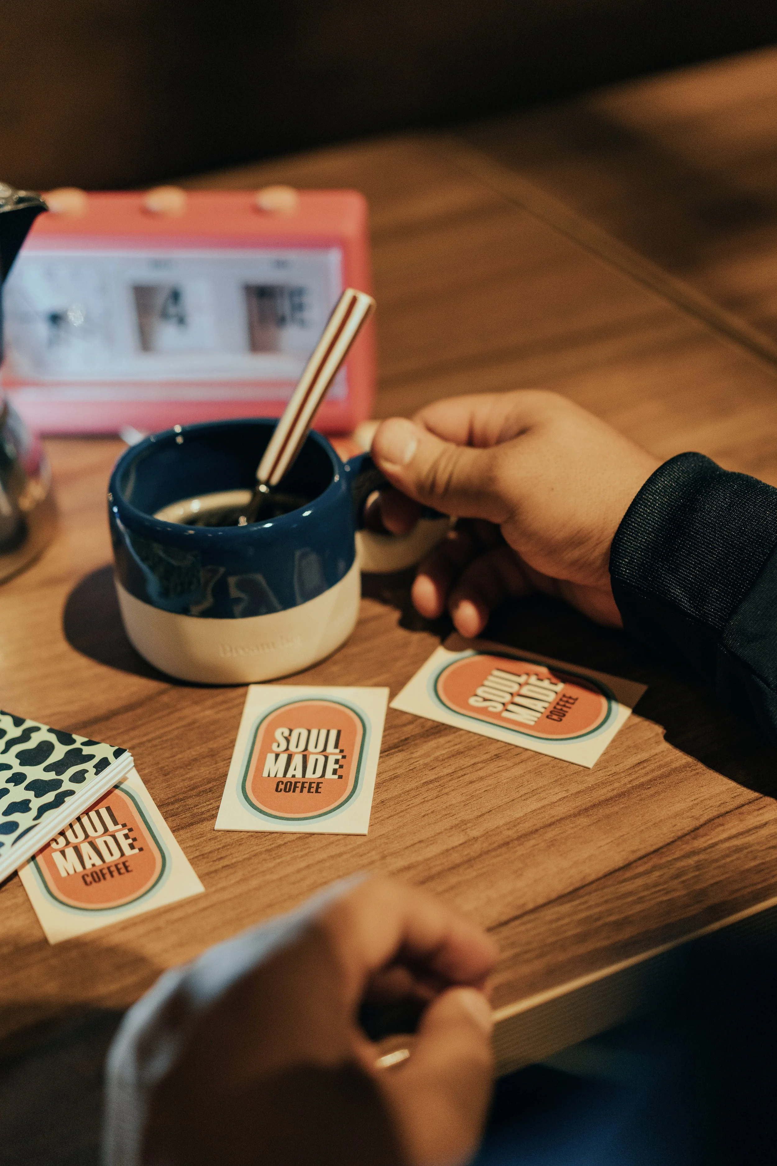 Detailshot van 100% arabica koffiebonen van Soulmade Coffee