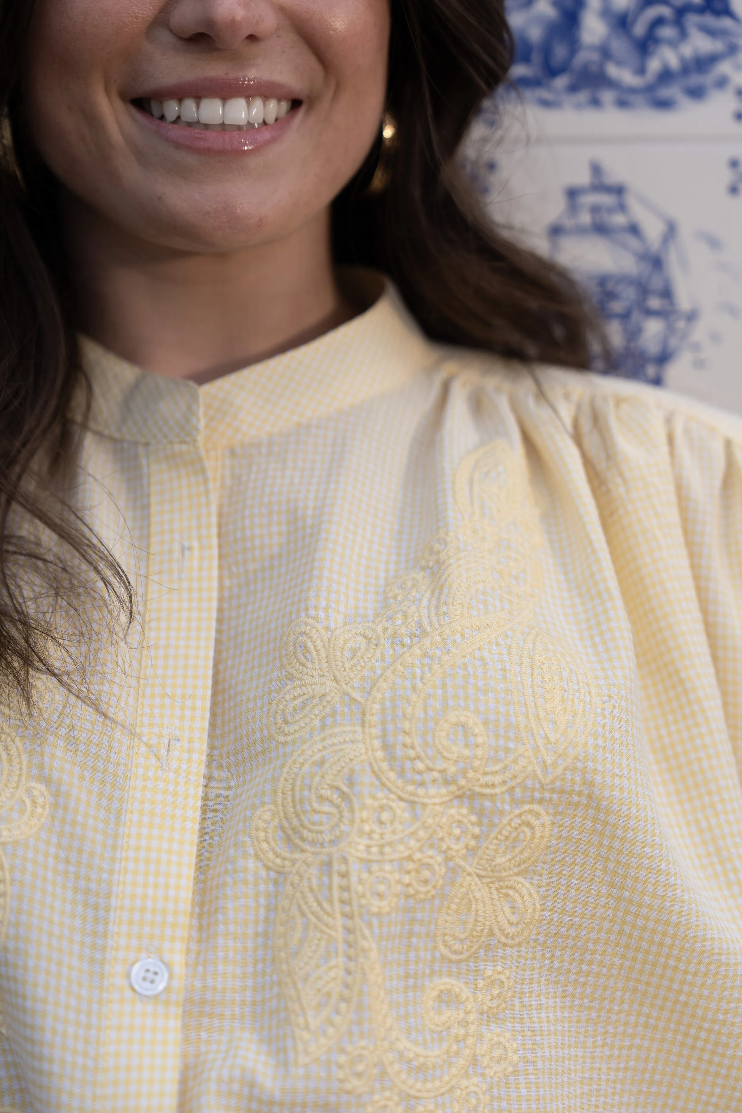 Detailshot van zomerse outfit tijdens een spontane brandshoot voor LolaLiza