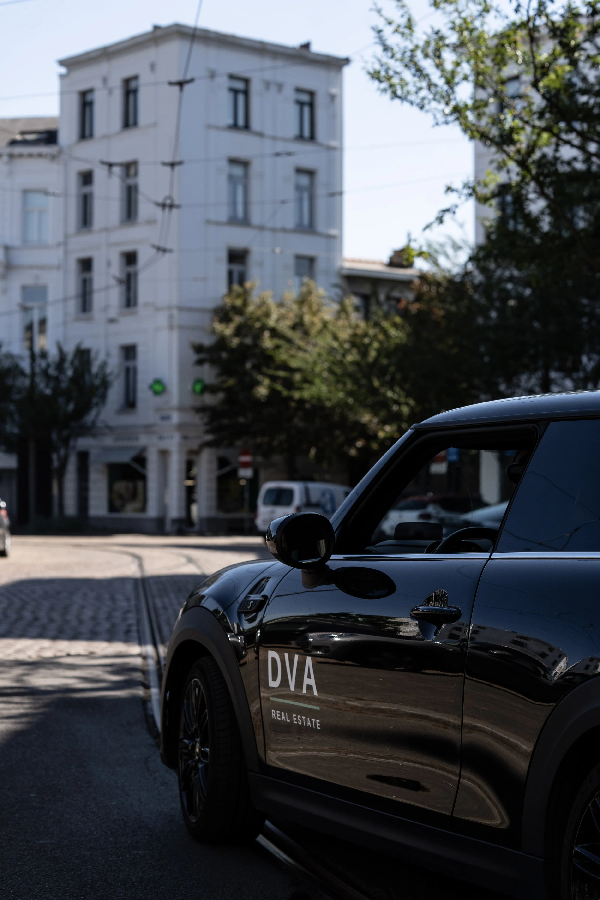 Visuele branding voor DVA Real Estate door Sam