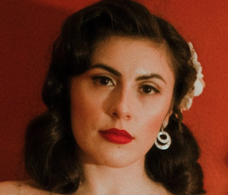 PIN-UP DOLL