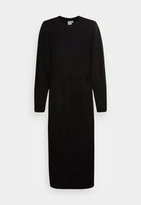 Amara black 3.jpg