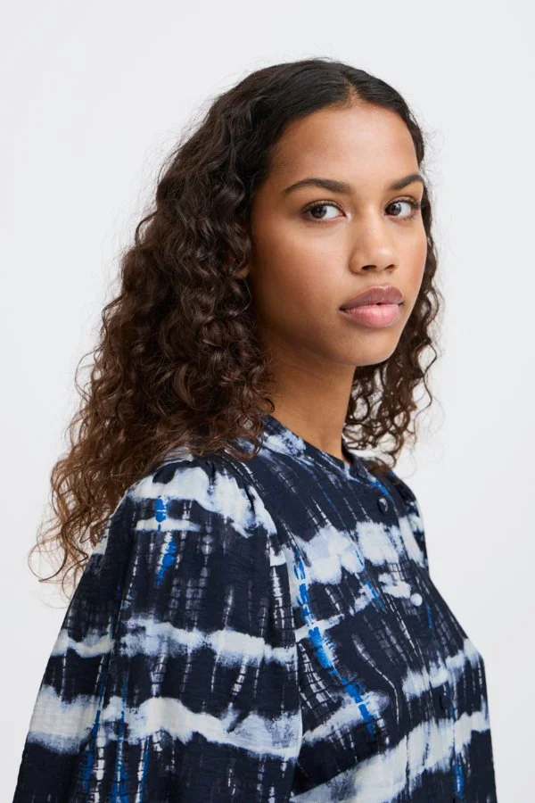 Variel longsleeve 4.jpg