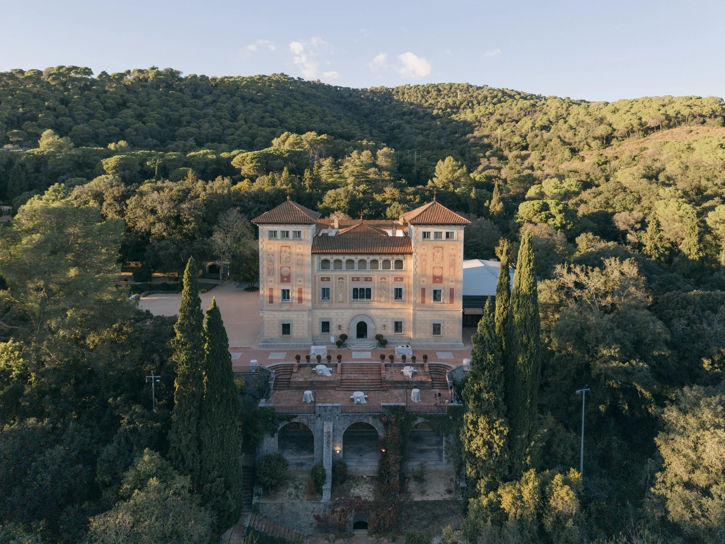 Barcelona Wedding Photographer: City &amp; Beach Guide