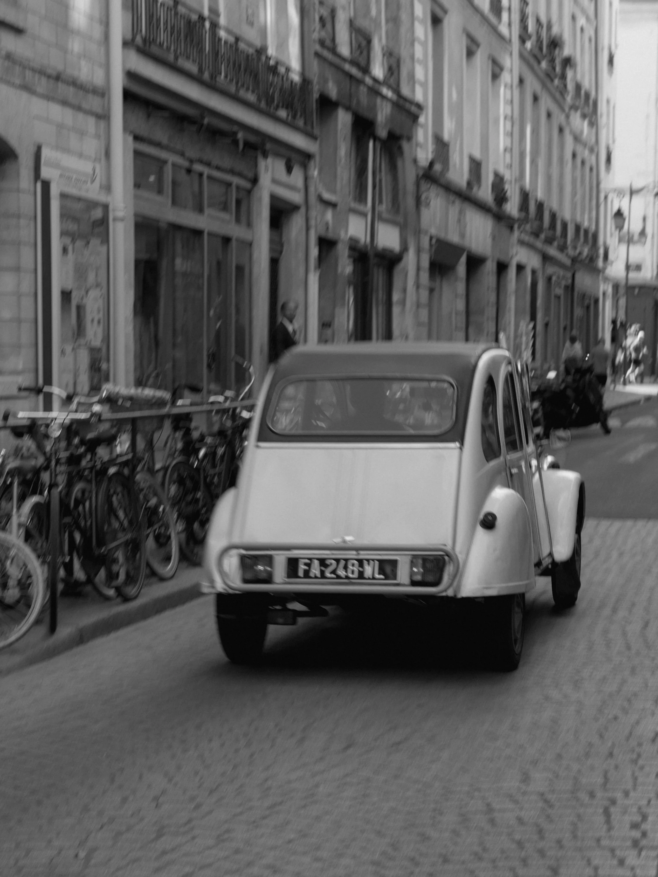 Paris Elopement Photographer Romantic City Guide