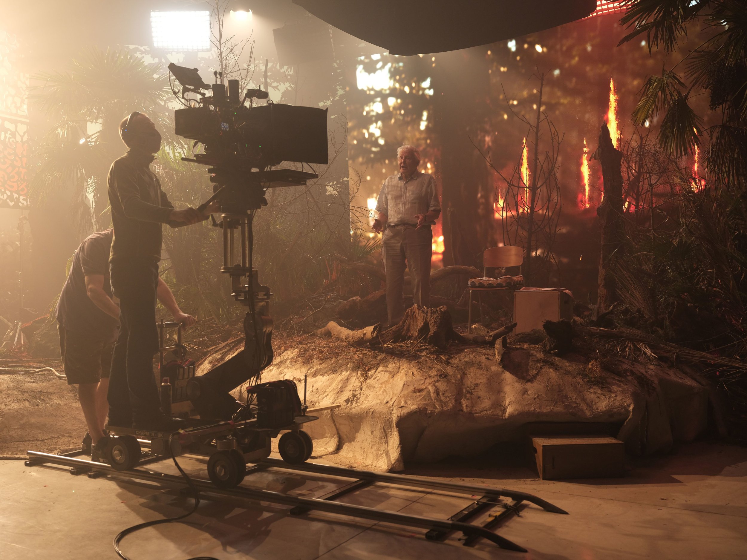 Filming-David-Attenborough-in-the-studio.-Dinosaurs-The-Final-Day-752c093.jpg