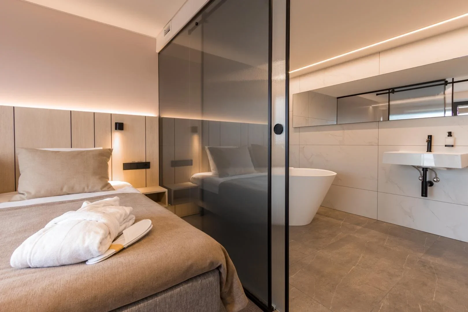 Junior Suite 05.webp