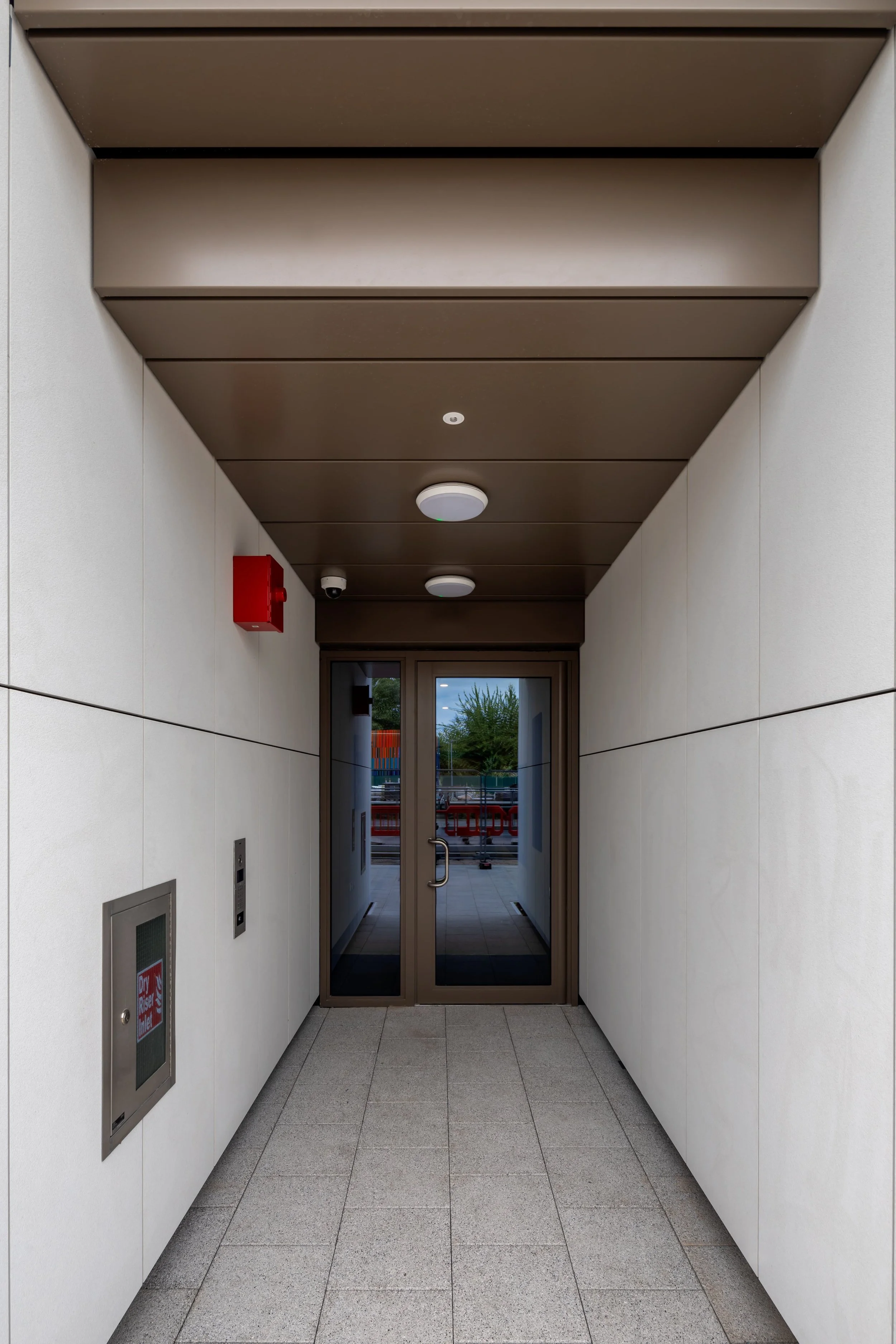 4 - Royal Eden Docks Core 3 + 4 - OCL - Photography © Theo Tzia Architectural Photographer.jpg