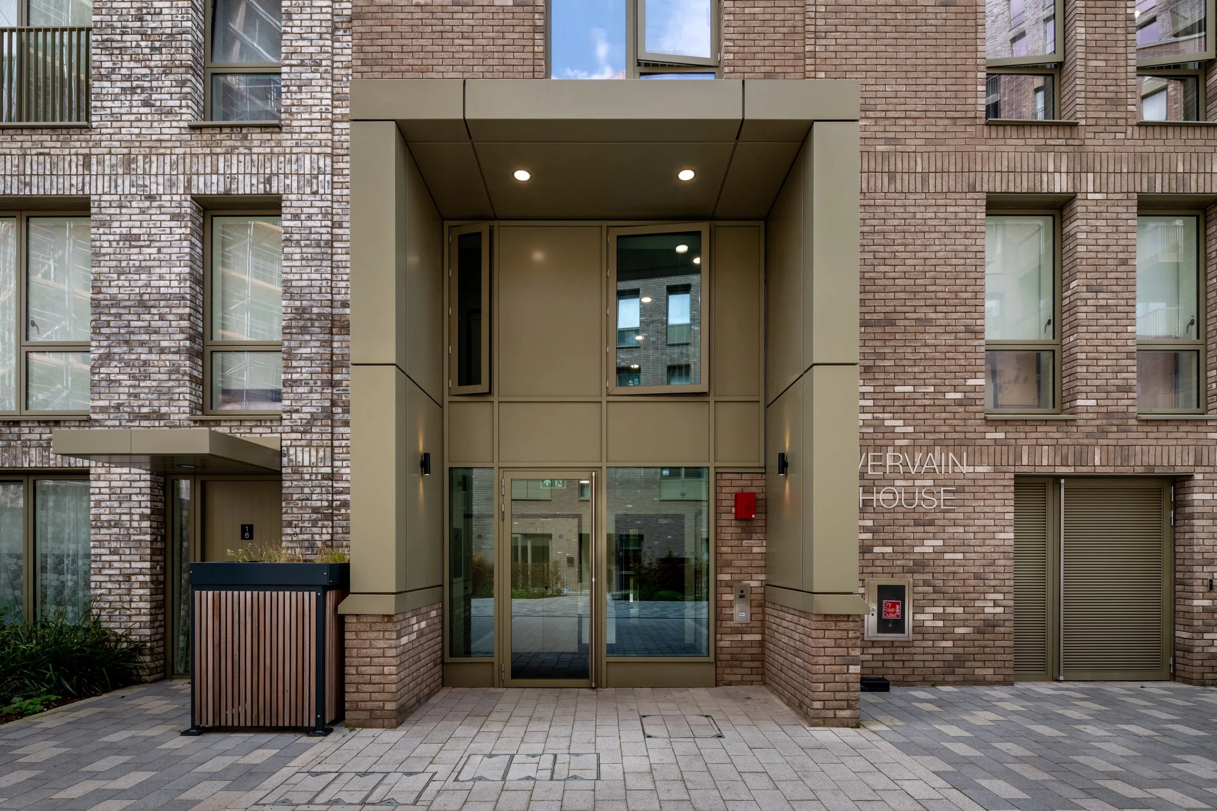 26 - Friary Park Blocks B1 & B4 - OCL London - Photography © Theo Tzia Architectural Photographer.jpg