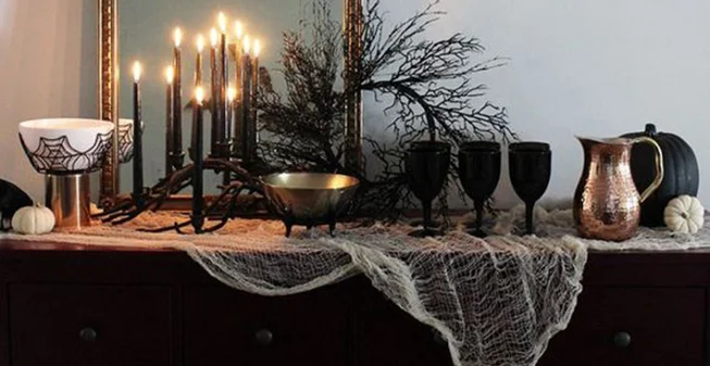 Lag en sofistikert og glamorøs halloweenfest