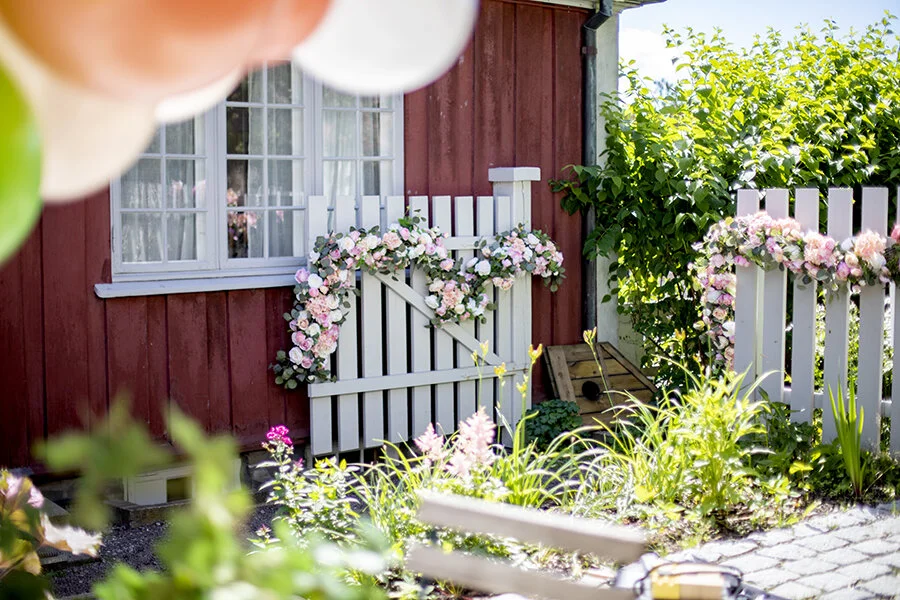  Disse vakre blomsterrankene har vi faktisk kjøpt brukt. Perfekt til bue i vielse. 