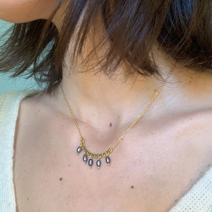 collier celestine porté.jpg