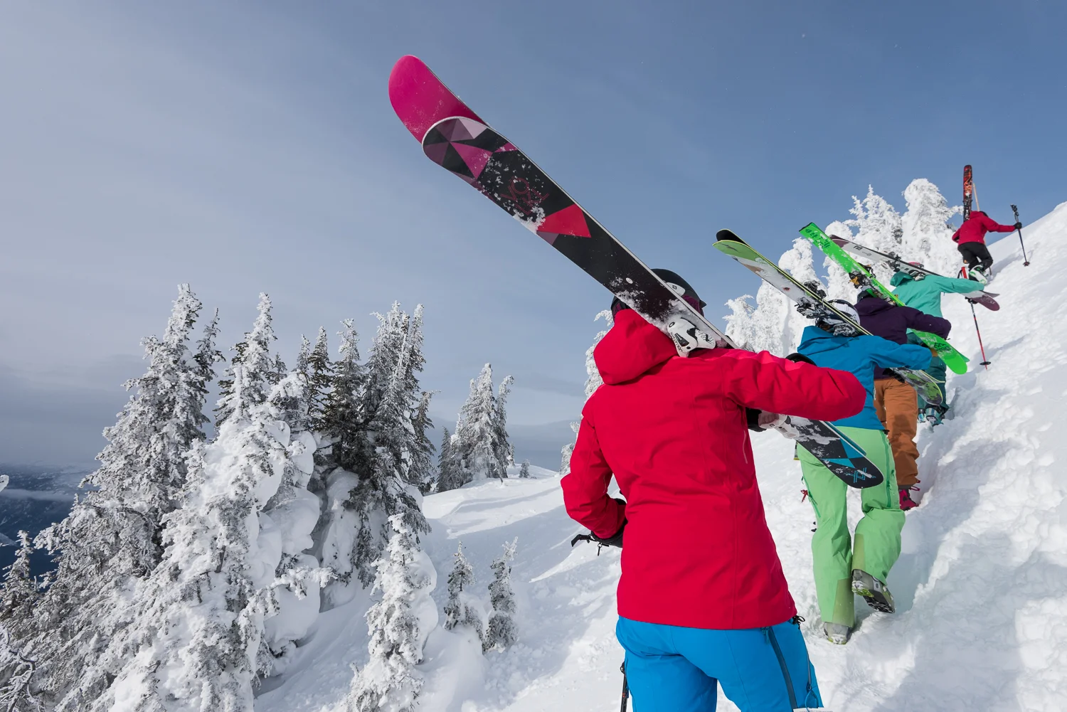 Ski перевод. What can we do in winter. лыжный спорт картинки для детей. сноубординг буртон. I do ski.