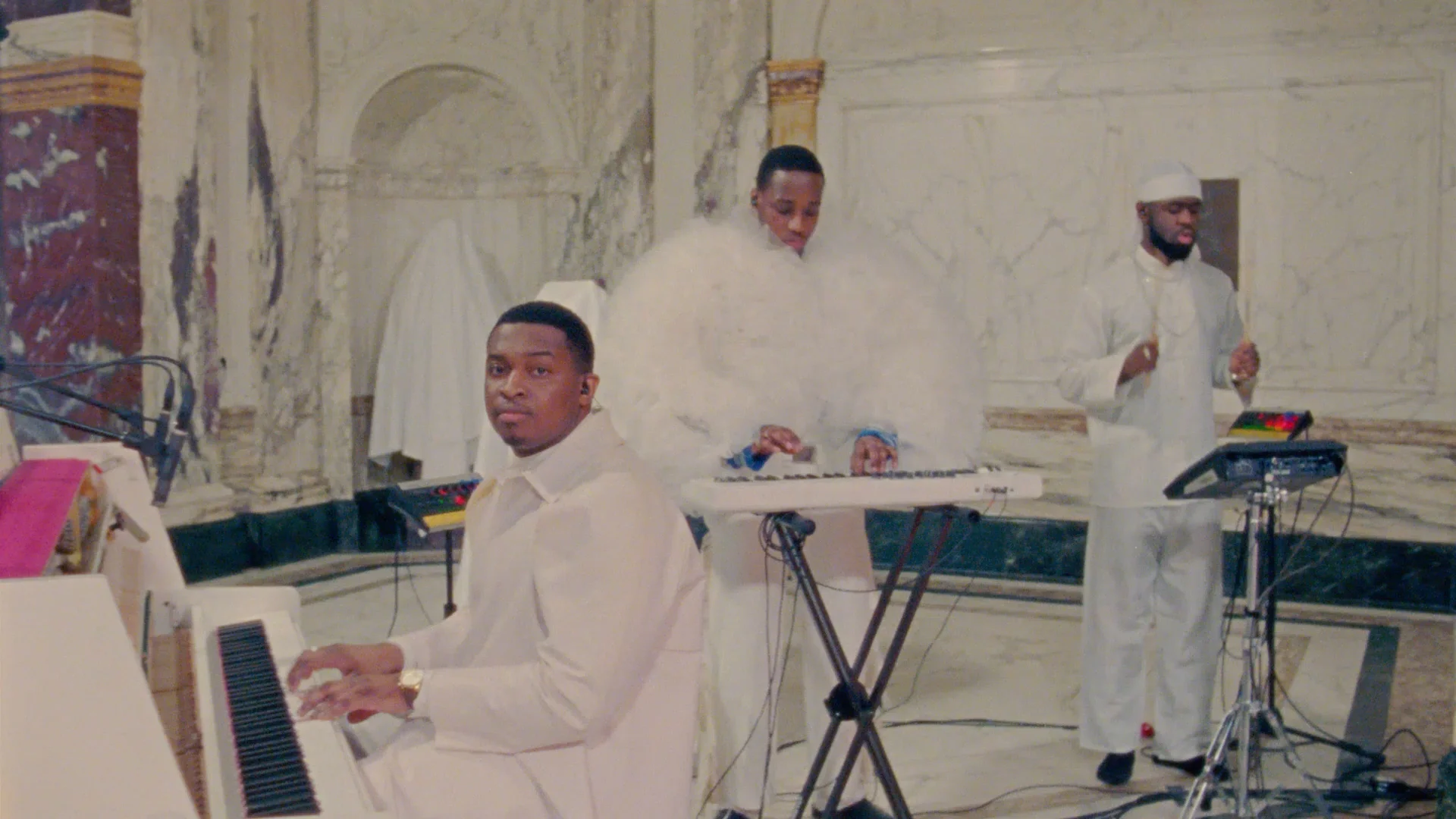 RIMON - focu$ - Youtube v1.00_02_42_06.Still017.jpg