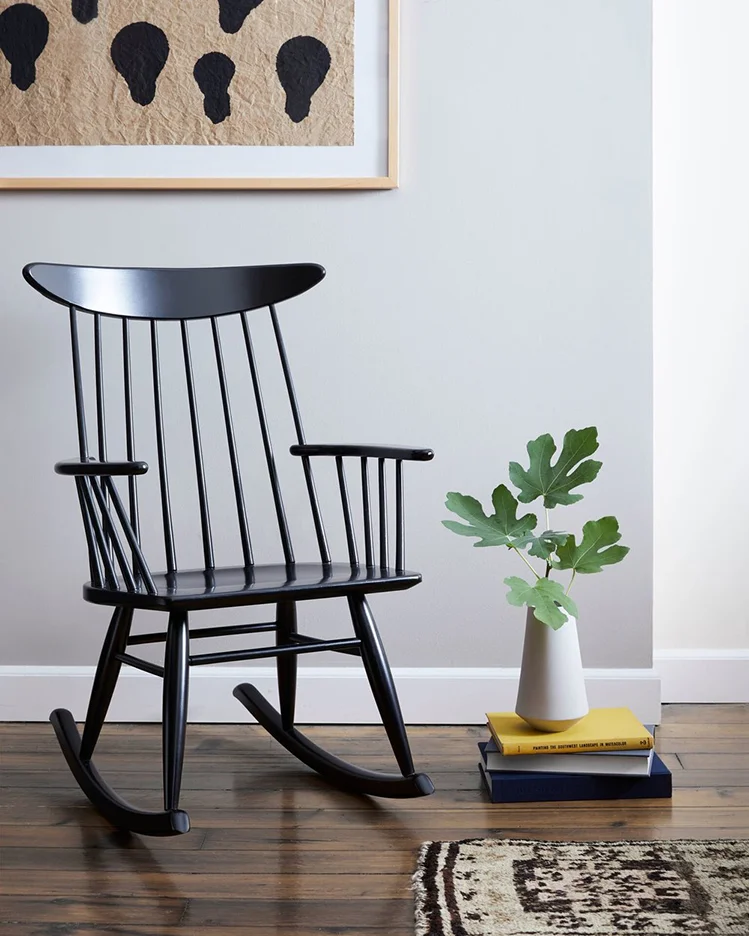 Chair_058_R_preview.jpg
