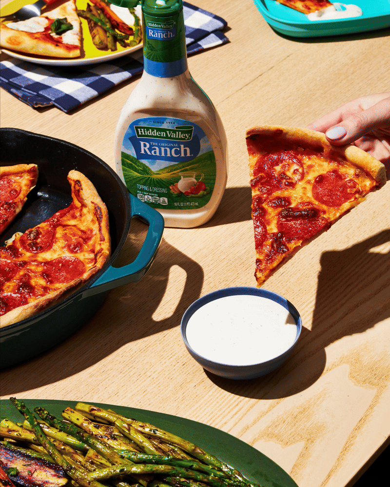 HVR_PizzaNight_Detail_1_GIF_Two-ezgif.com-video-to-gif-converter.gif