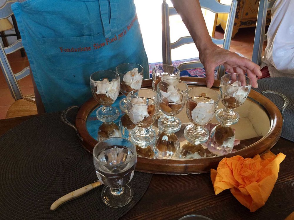 Creative individualized presentations for these fantastic deserts
