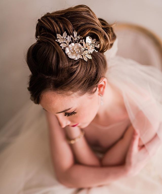 April showers bring May flowers 🌸 .
.
Accessories: @bridalfinery
📷 @ludwigphotography 👗 @bridalgardenri 💄 @bellabeautybridal 👰🏼 @paigemckenney .
.
#details #engaged #wedding #bride #groom #bling #earrings #dress #bridalfinery #bridalfashion #ve