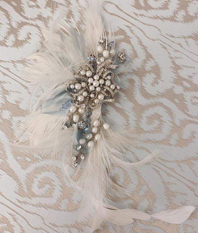 Fascinating Fascinators for the Derby and Beyond! 🐎 .
Custom headpiece by @bridalfinery
.
.
#details #engaged #wedding #bride #groom #bling #kentuckyderby #derby #bridalfinery #bridalfashion #veil #weddinginspo #lifeisinthedetails #events #custom #d