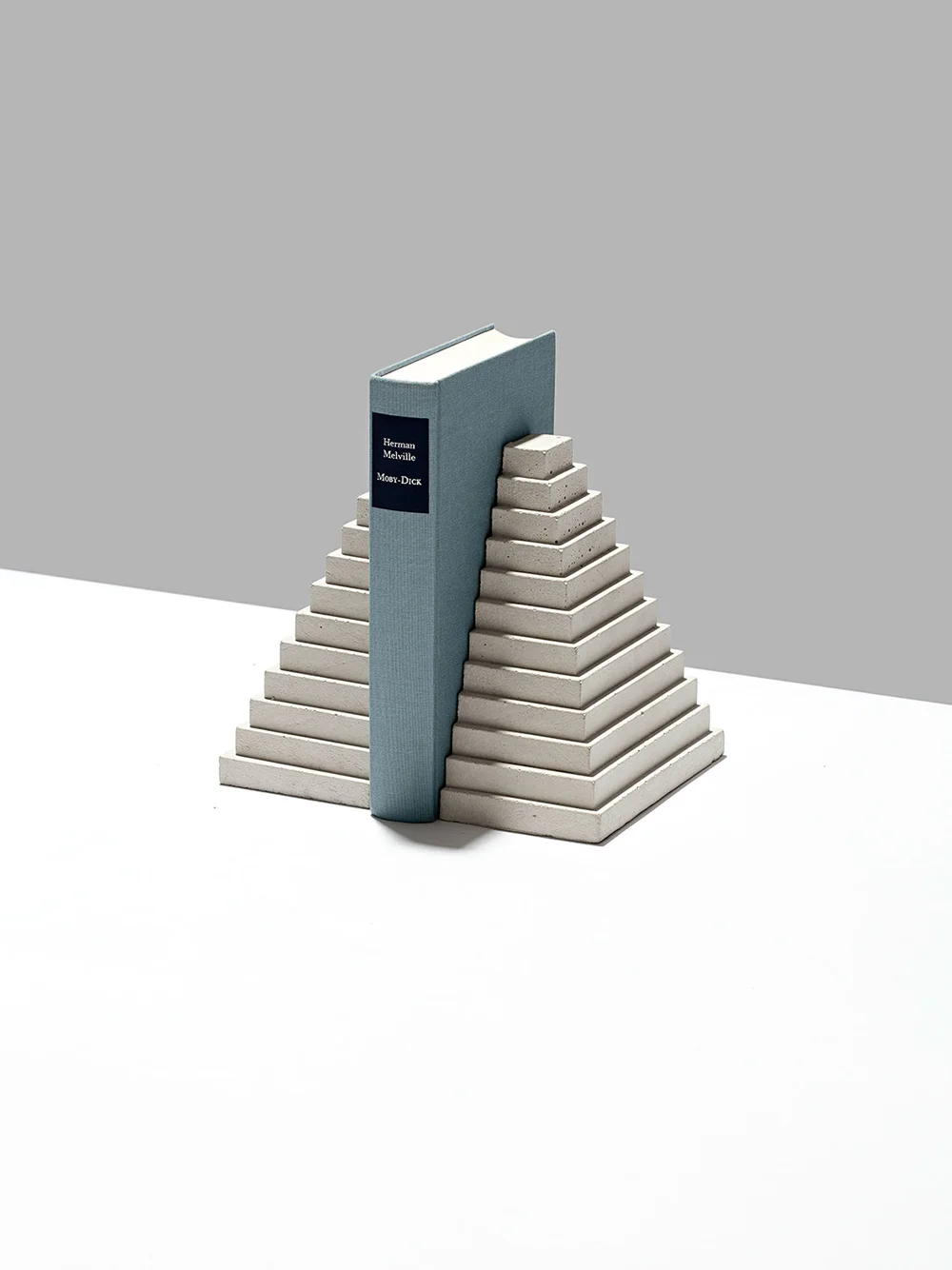 for-web-Maya-Bookends-Photo-c-L.Hilzensauer.-1.jpg