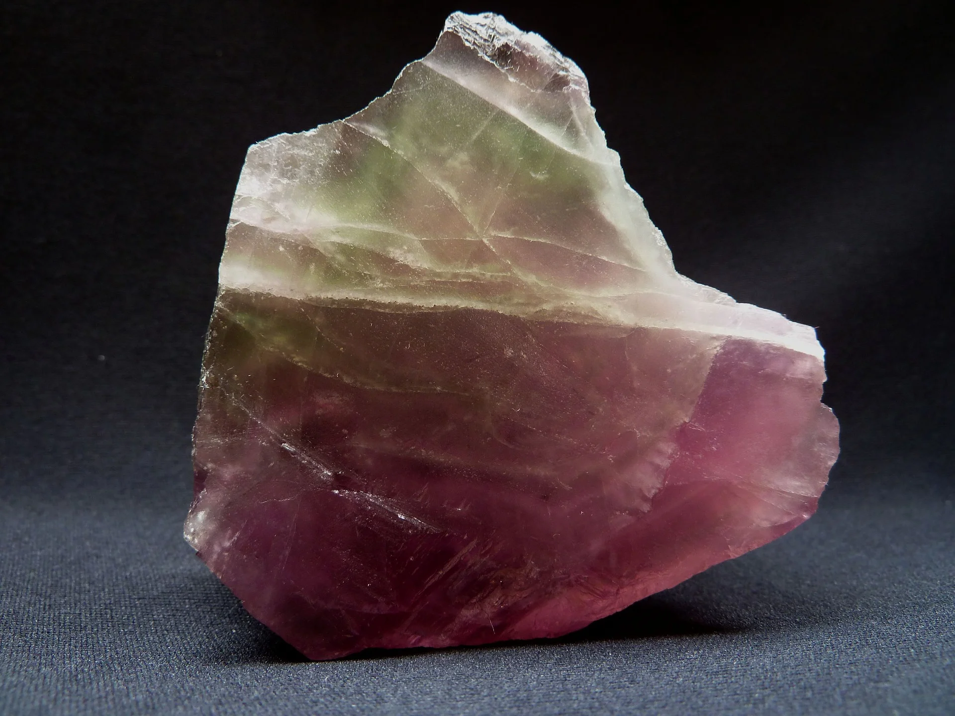 fluorite-1598486_1920.jpg