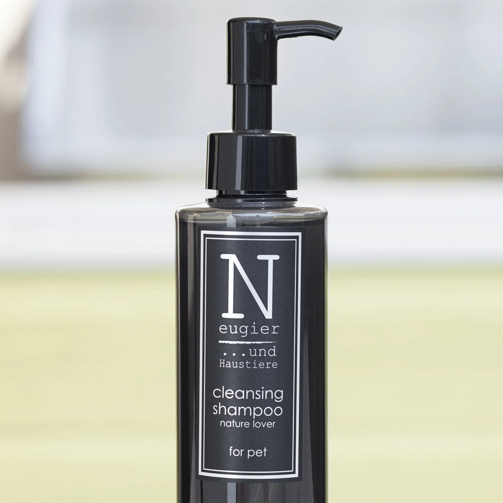 Neugier Cleansing Shampoo