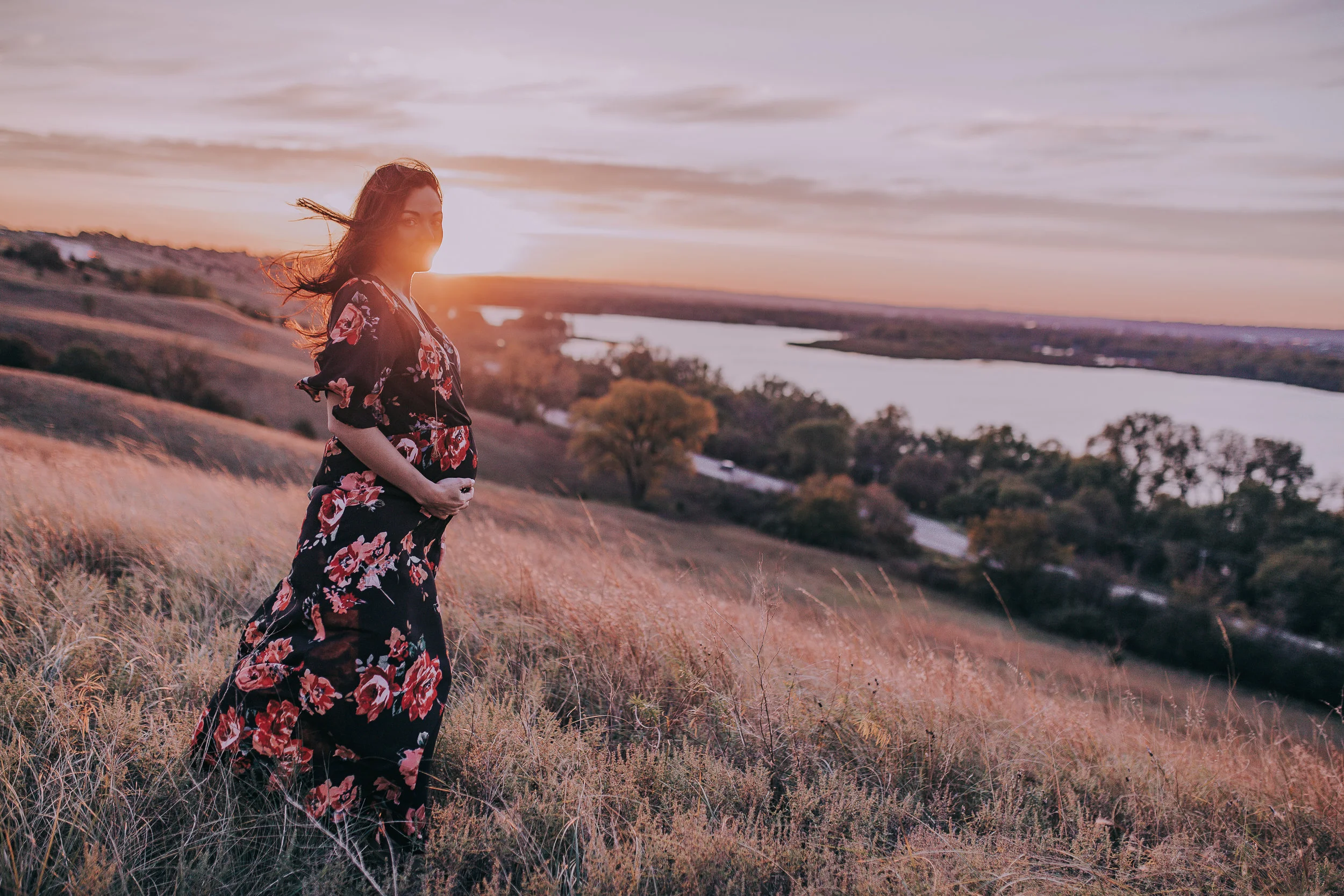 Lauren E. // A Sunrise Maternity Session