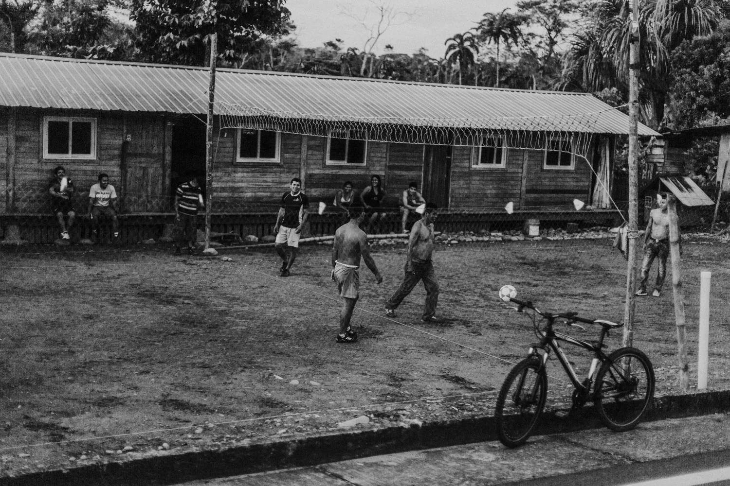 Bryden Giving Photographer, Wedding Photographer, Minneapolis, Minnesota, Saint Paul, Twin Cities, Ecuador, Amazon, Rainforest, Quito, Photojournalism, Lifestyle