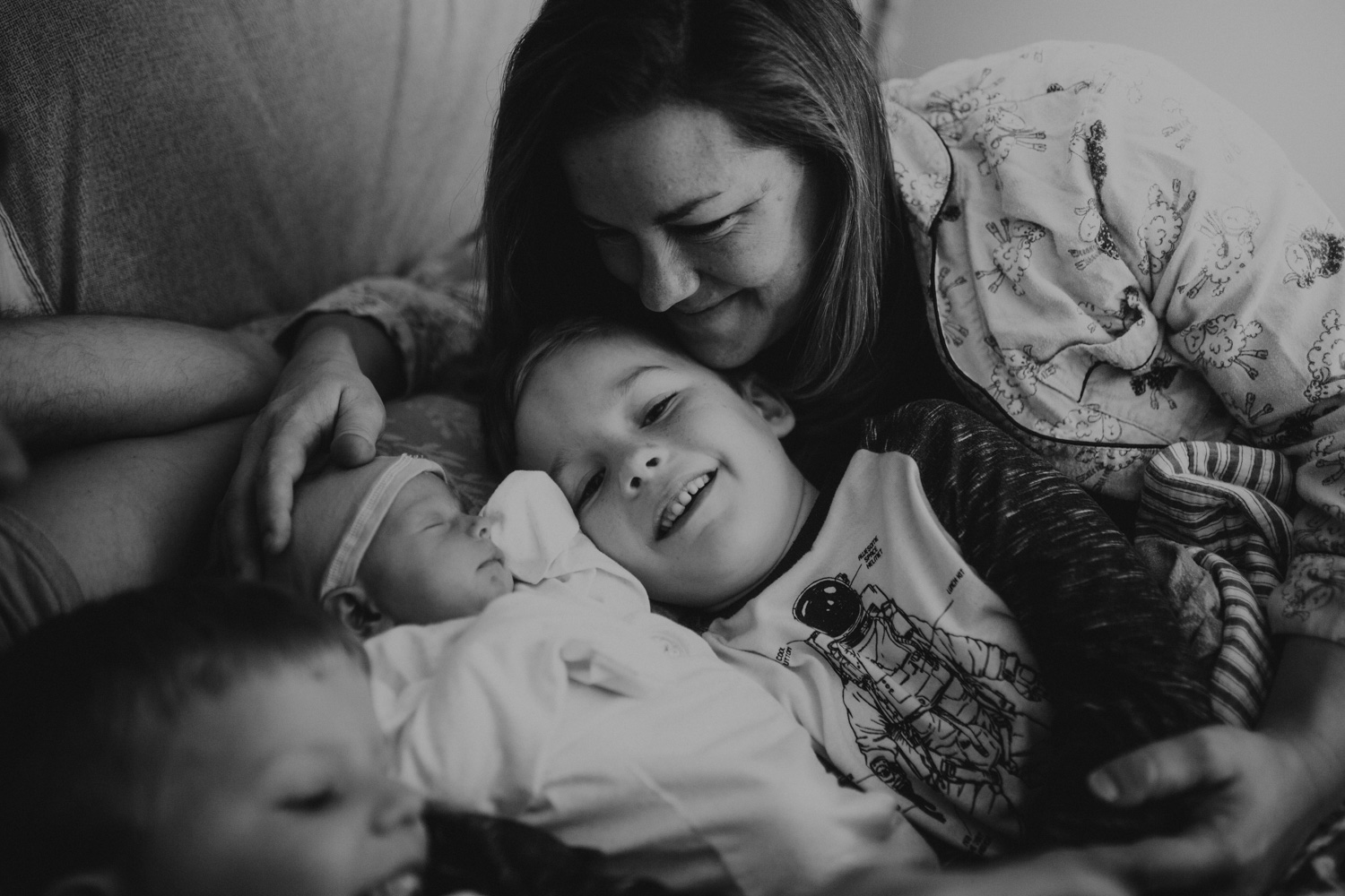 Bryden Giving Photographer-Wedding Photographer-Minneapolis-Minnesota-Saint Paul-Lifestyle-Twin Cities-Family Session-Destination Wedding Photographer-Home