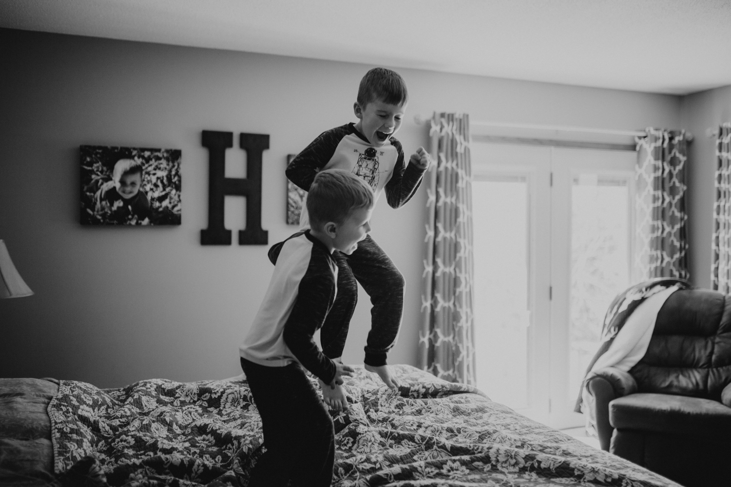 Bryden Giving Photographer-Wedding Photographer-Minneapolis-Minnesota-Saint Paul-Lifestyle-Twin Cities-Family Session-Destination Wedding Photographer-Home