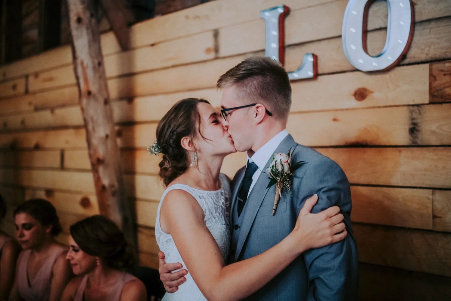 Bryden Giving Photographer-Wedding Photographer- Minneapolis-Minnesota-Saint Paul-Lifestyle-Twin Cities-Destination Wedding-Wisconsin-Brule River Barn-Wedding-Gustavus Adolphus College