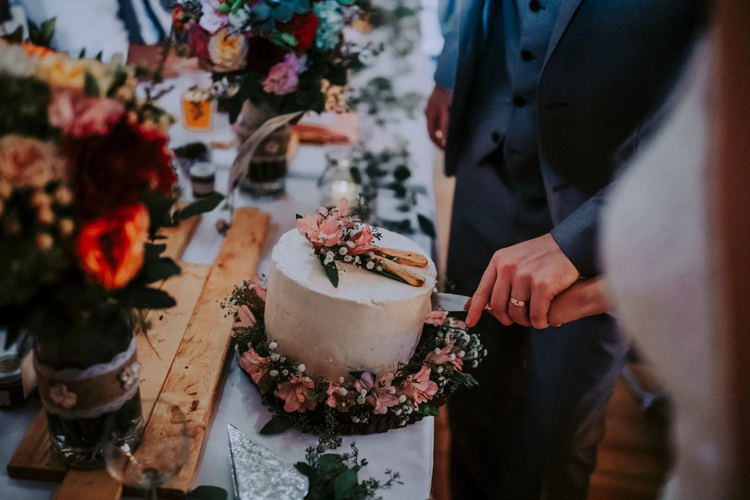 Bryden Giving Photographer-Wedding Photographer- Minneapolis-Minnesota-Saint Paul-Lifestyle-Twin Cities-Destination Wedding-Wisconsin-Brule River Barn-Wedding-Gustavus Adolphus College