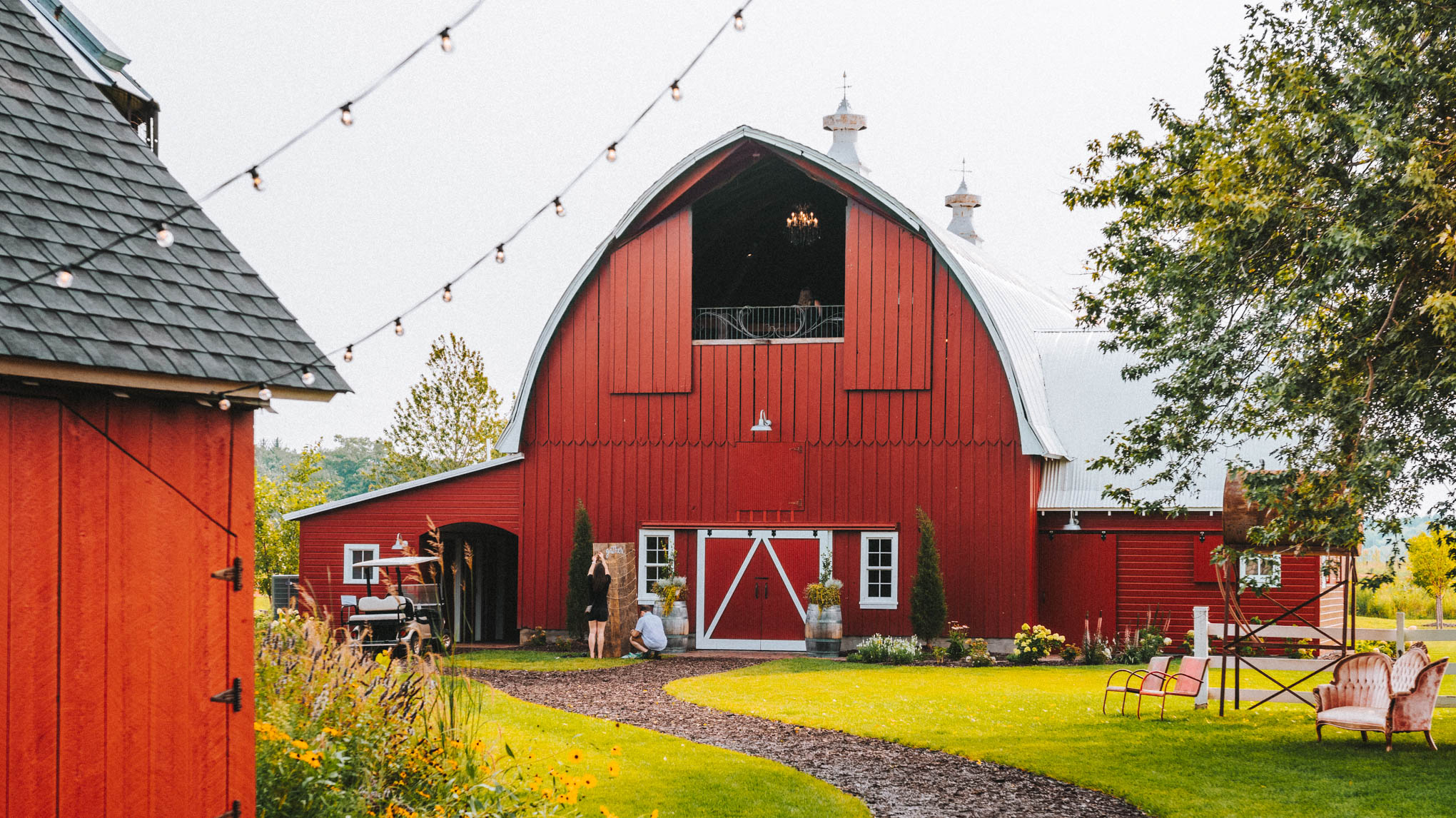 jessica and johnny, bryden giving photographer, minnesota wedding, destination wedding, summer, redeemed farm, twin cities