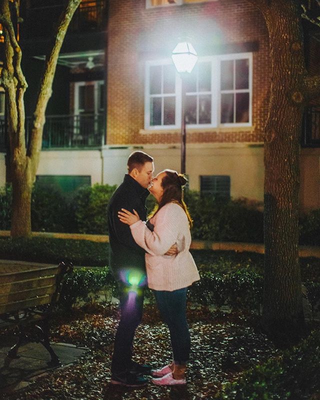 Romantic light-post shots may become my new favorite. Here is a sneak peak of Ashley and Zack's engagement session in Charleston, SC! Have questions on editing, posing, etc? Please ask below, I would love to help! :)⁣⠀
..⁣⠀
...⁣⠀
...⁣⠀
...⁣⠀
#photobu