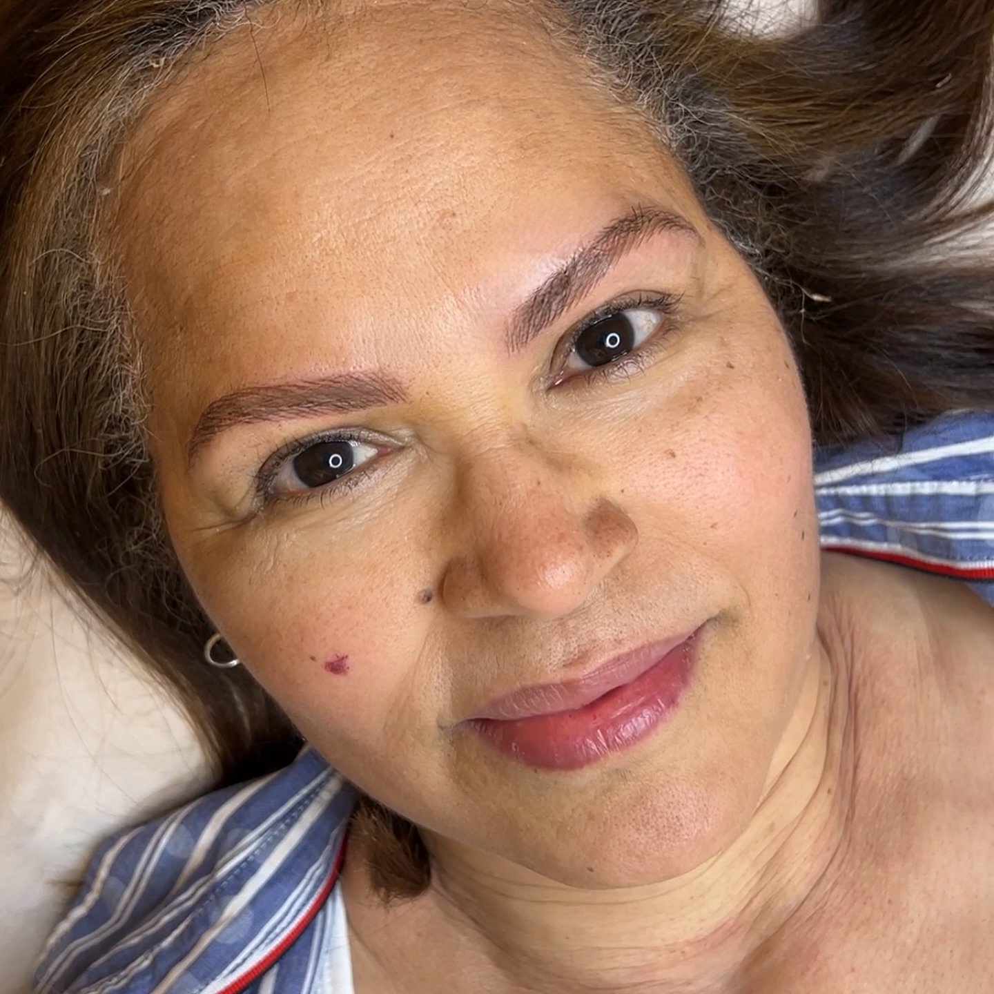 Nano Brows on this gorgeous client! 💕 Her brows now perfectly frame her eyes and enhance her beautiful features! Nano brows are:
☑️ Semi permanent and lasts 1-2 years based on skin type

☑️ I choose a soft color to ensure brows remain looking as nat