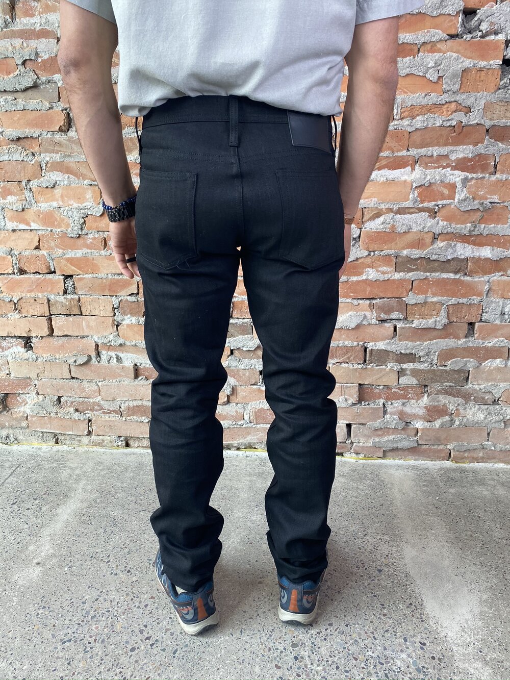 Tapered 11oz Stretch Selvedge Jeans //solid black — + Iron
