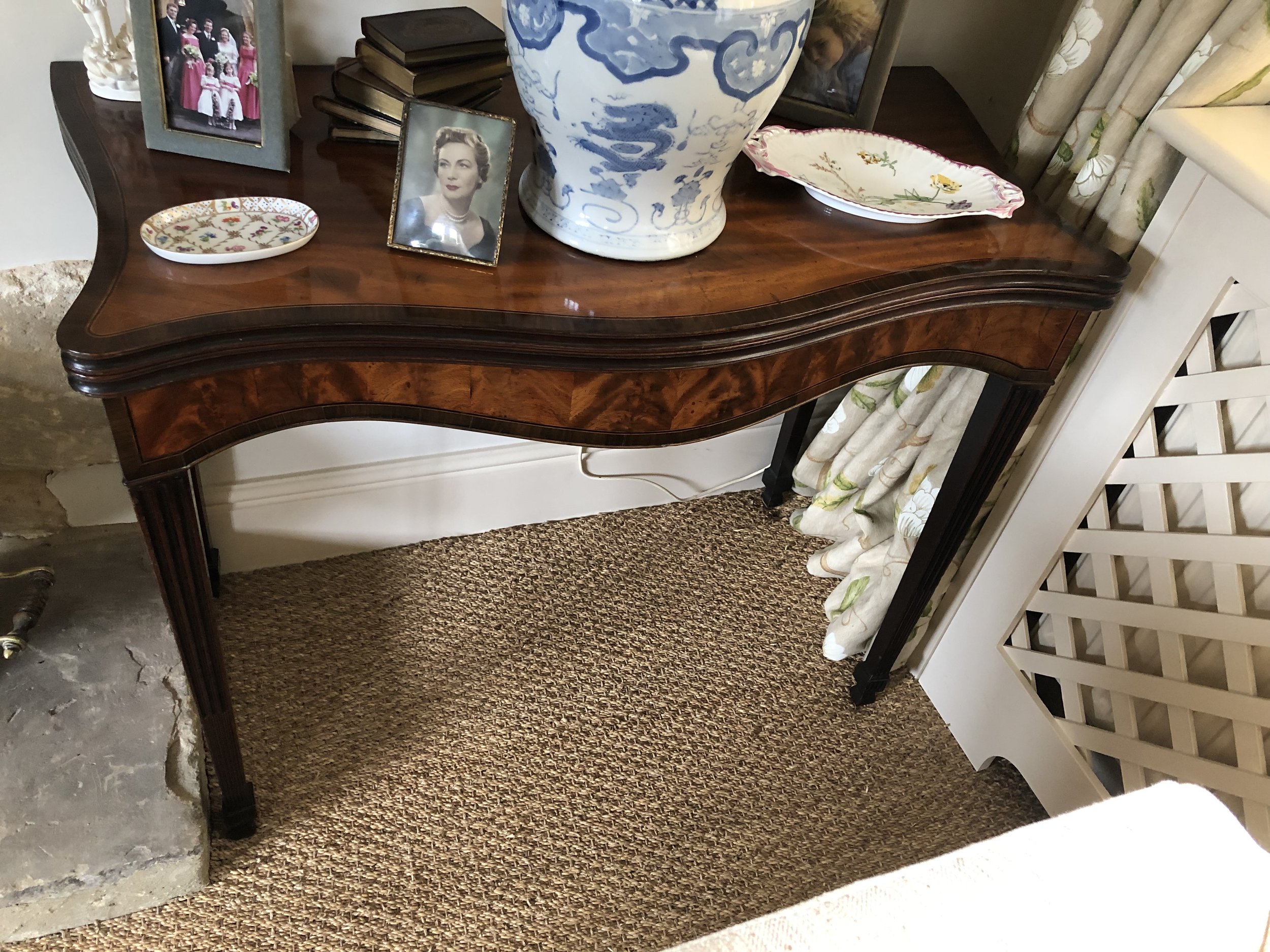 I believe this is one of a pair? Please open the folder tops on each and send photos / photos of the undersides too. Any provenance?