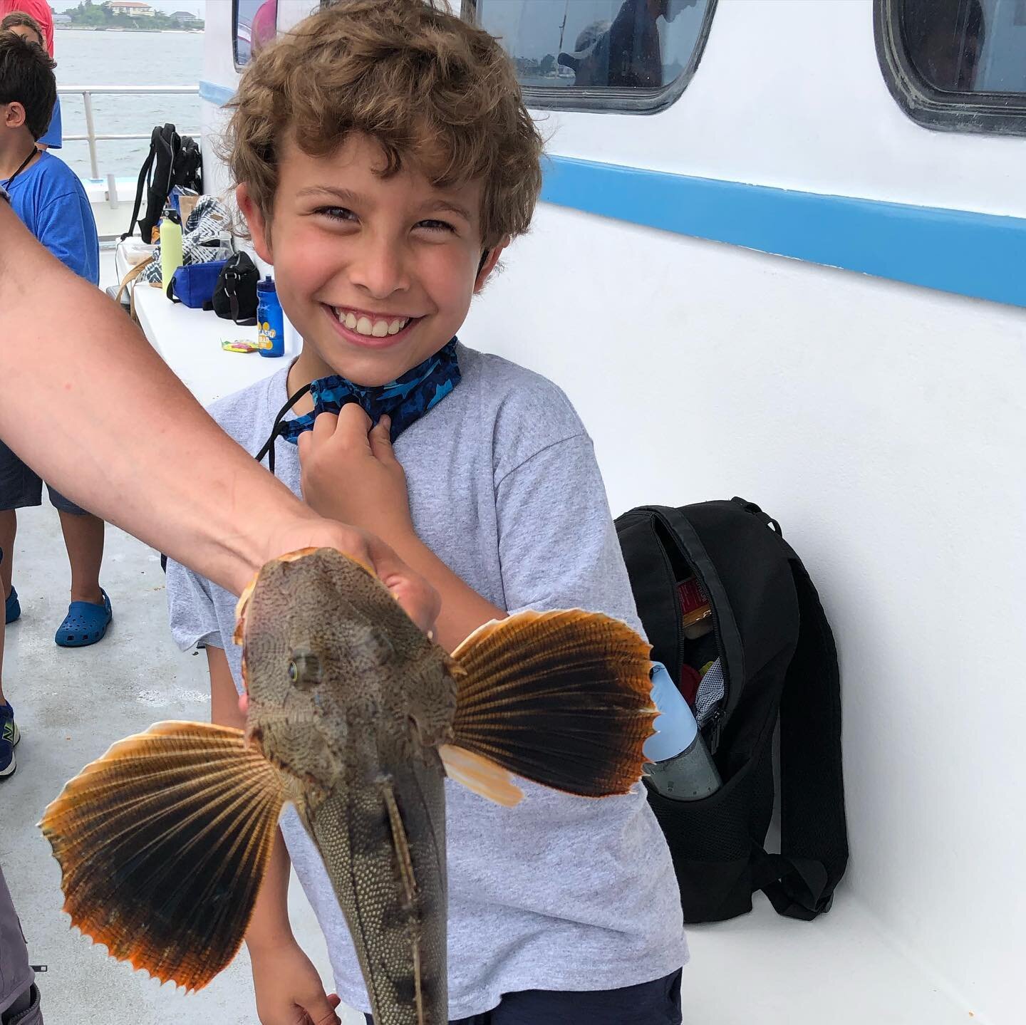 It&rsquo;s been an exciting 4 weeks at our Marine Camps this summer!

Thanks @theyankeeiii for some great fishing 🎣 

#marinescience #marinebiology #summercamp #ccemarine #ocean #seastarsmarinecamp #greatsouthbay #fluke #searobin