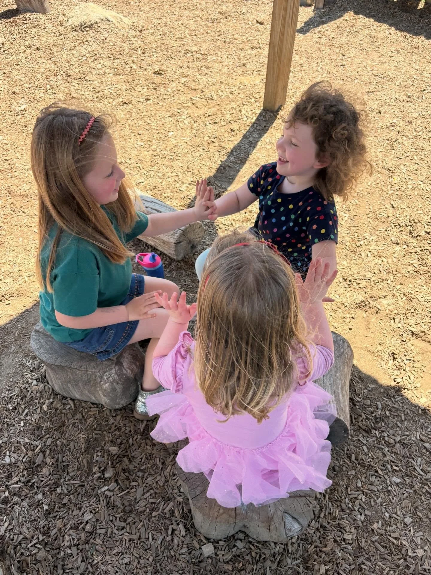 Good friends &amp; Sunshine 🫂☀️