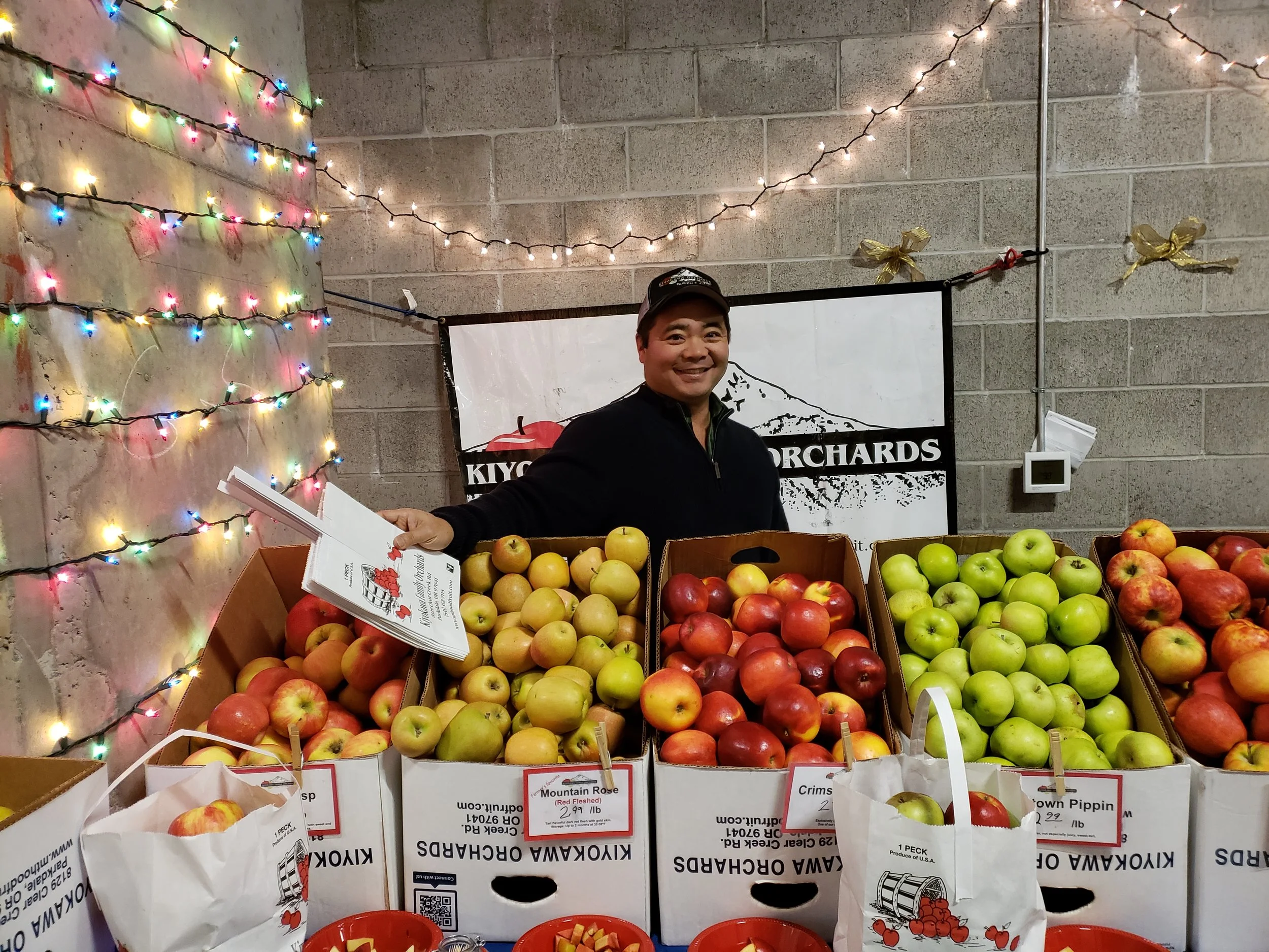 Randy, the owner of Kiyokawa Family Orchards, with his amazing array of apples.