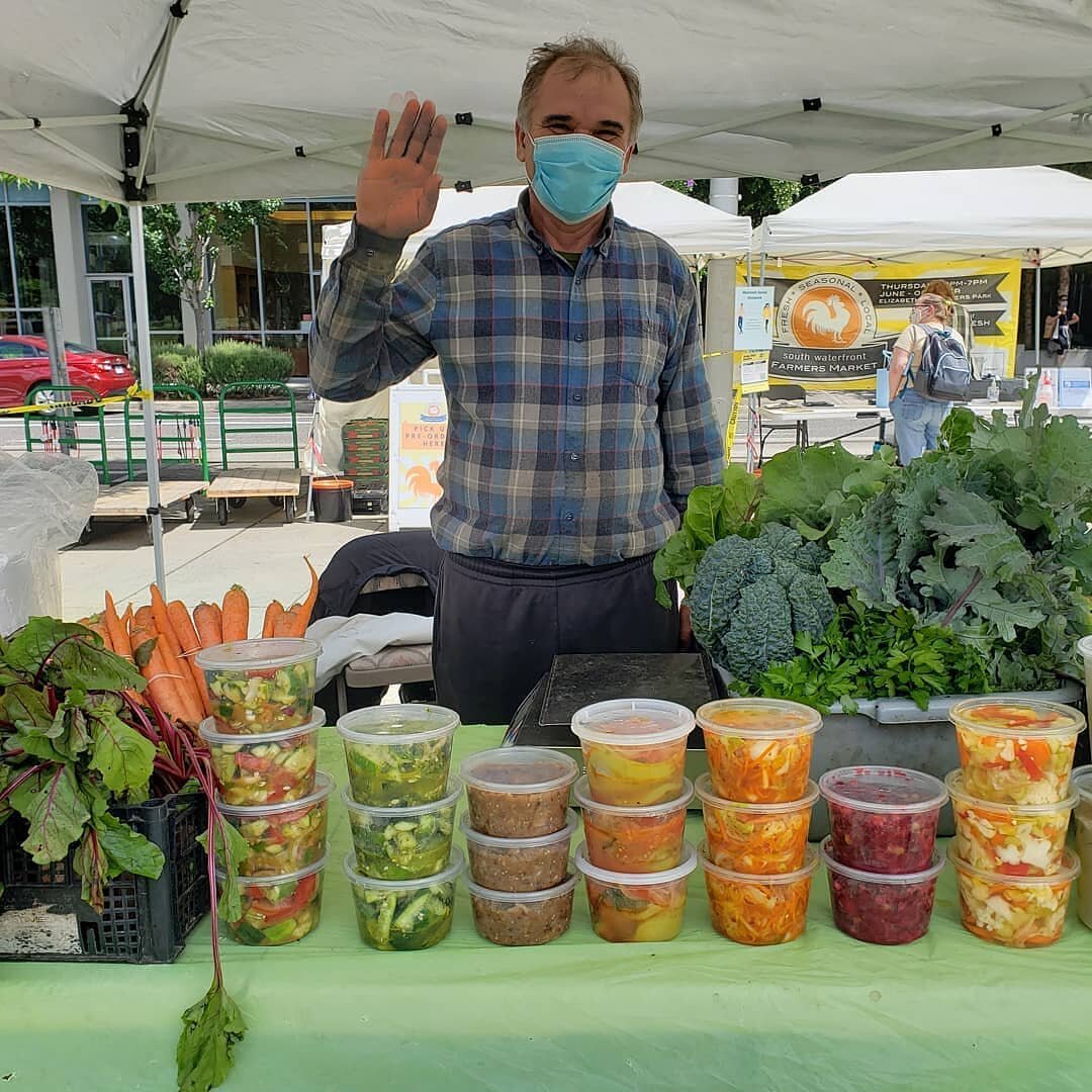 Anyone else missing Rainbow Produce&rsquo;s 🌈 scrumptious salads (and owner Sergey&rsquo;s shining-through-the-mask smile)? Come to the South Waterfront Winter Market ❄️ tomorrow at Old Moody next to the Aerial Tram from 10:00 am &ndash; 2:00 pm to 