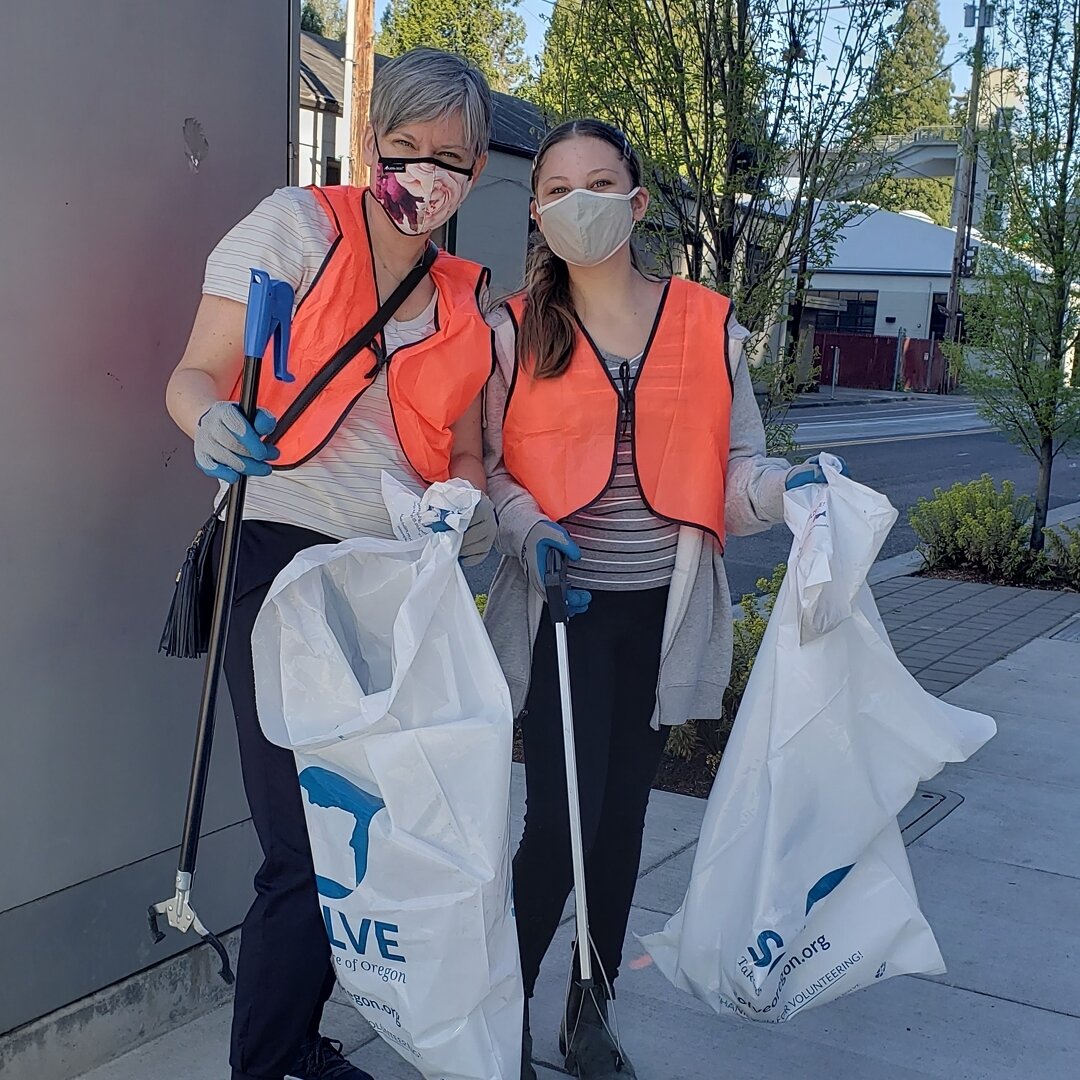 Way to go South Waterfront! Thanks to your help this past Saturday at our SOLVE Oregon Spring Cleanup event, 55 volunteers were able to collect approximately 795 pounds of trash in just under 2 hours. We so appreciate your commitment to keeping our c