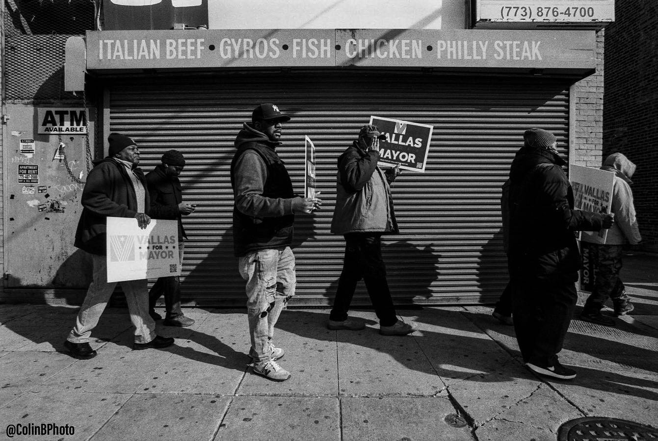 #FilmFridays: #35mm film photos from covering the mayoral campaign trail in the last month. Here's former mayoral candidate Paul Vallas campaigning on 47th Street in Bronzeville and outside the CTA Clark/Lake station.
3/21 &amp; 4/3/23

Chicago, Ill.